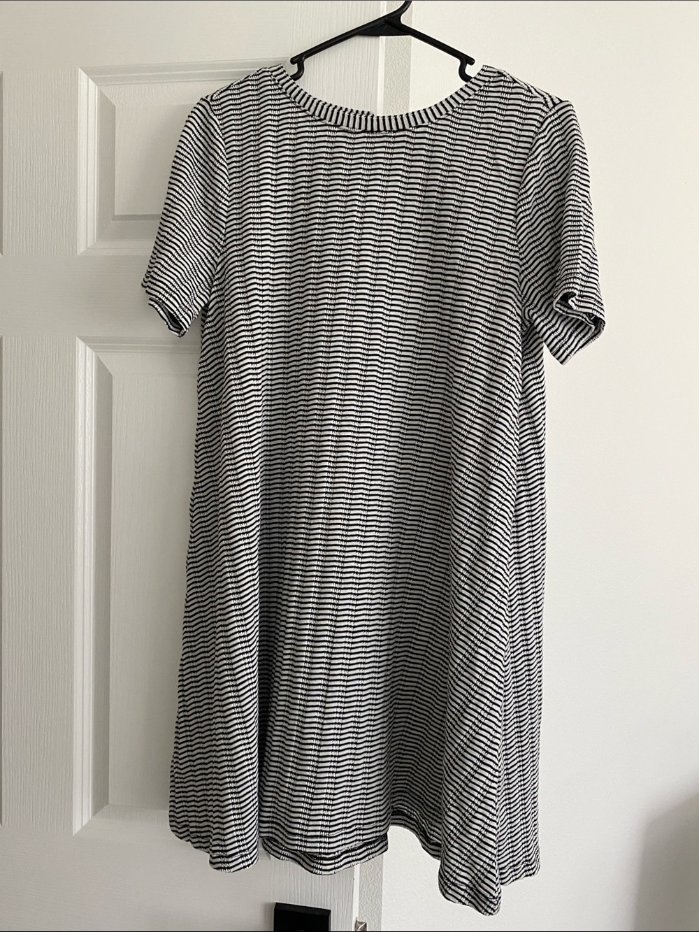 LOFT Black & White Striped Swing Bow-Back Cotton Dress Size Small
